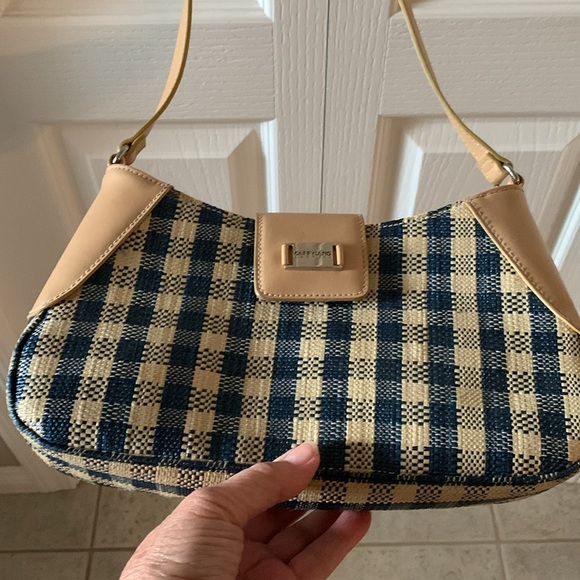 Rafia purse. Navy blue and off-white design. Cute and safe for travels - Picture 2 of 6